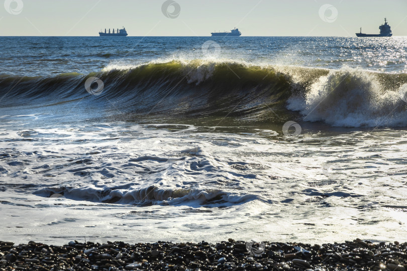 Скачать Крупный план волны на побережье Черного моря. фотосток Ozero