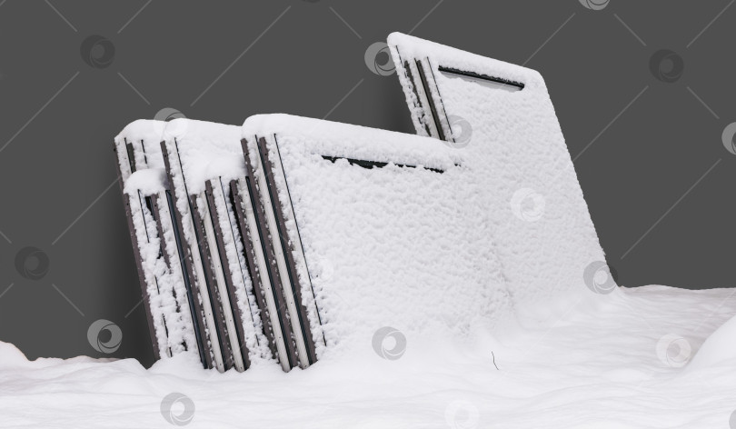 Скачать Пластиковые окна, покрытые снегом фотосток Ozero