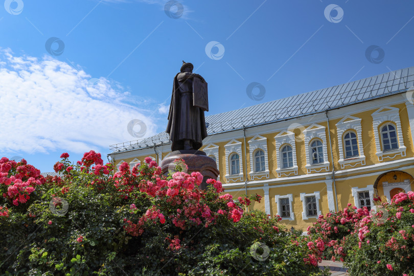 Скачать Памятник Владимиру Мономаху в Смоленске. фотосток Ozero