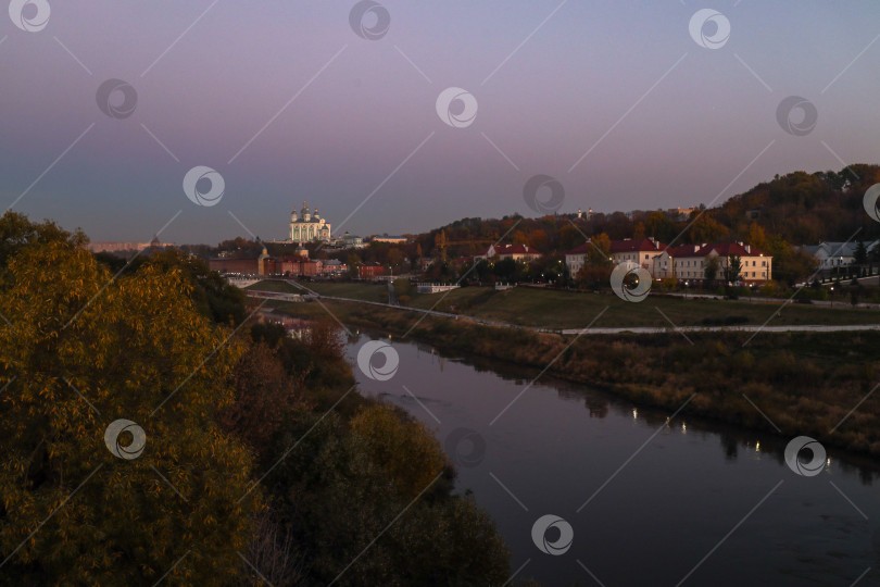 Скачать Смоленск. Вечерний вид на город и кафедральный собор. фотосток Ozero