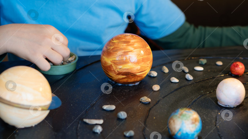Скачать Создание миниатюрной Солнечной системы фотосток Ozero