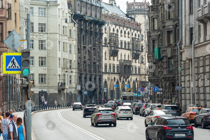 Скачать городской пейзаж, улица в историческом центре Санкт-Петербурга фотосток Ozero