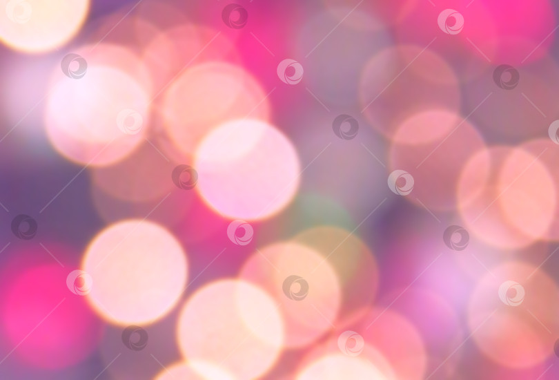Скачать Абстрактный розовый фон с эффектом боке. Красочное розово-фиолетовое боке с расфокусированными огнями Рождество новый год абстрактный размытый фон. фотосток Ozero