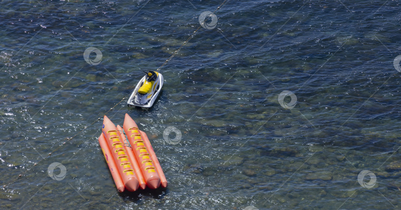 Скачать лодка в море фотосток Ozero