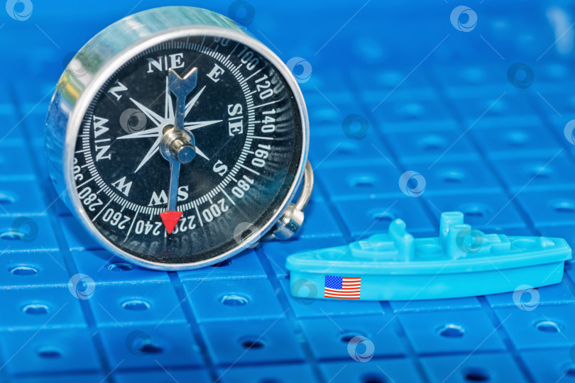 Скачать Игрушечный эсминец ВВС США на пути поиска фотосток Ozero