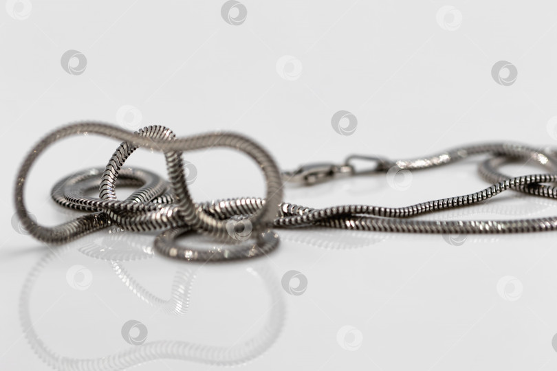 Скачать Элегантная необычная серебряная цепочка фотосток Ozero