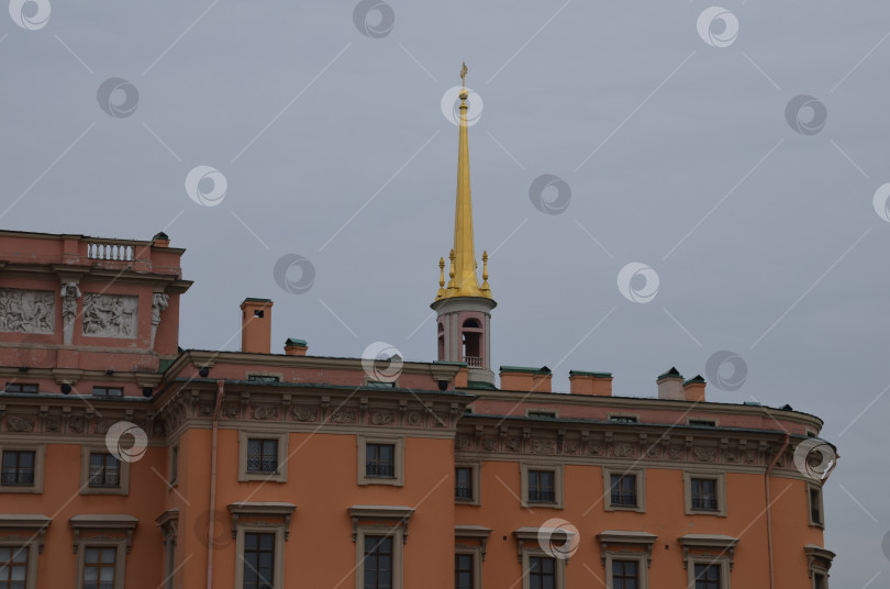 Скачать Осенний вид на Михайловский (Инженерный) замок фотосток Ozero