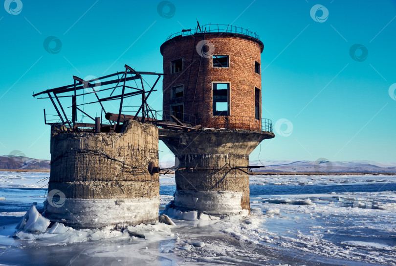 Скачать Старая водонапорная башня. фотосток Ozero