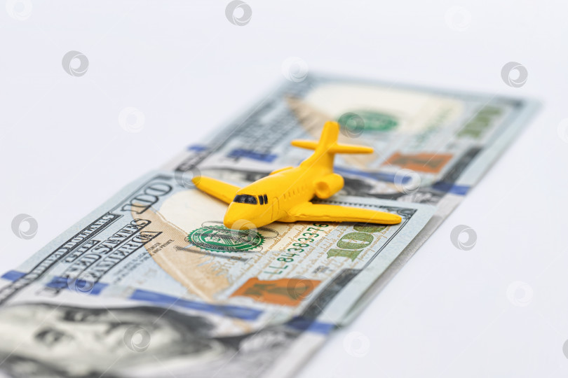 Скачать Концепция : Растущие цены на авиаперелеты и путешествия фотосток Ozero