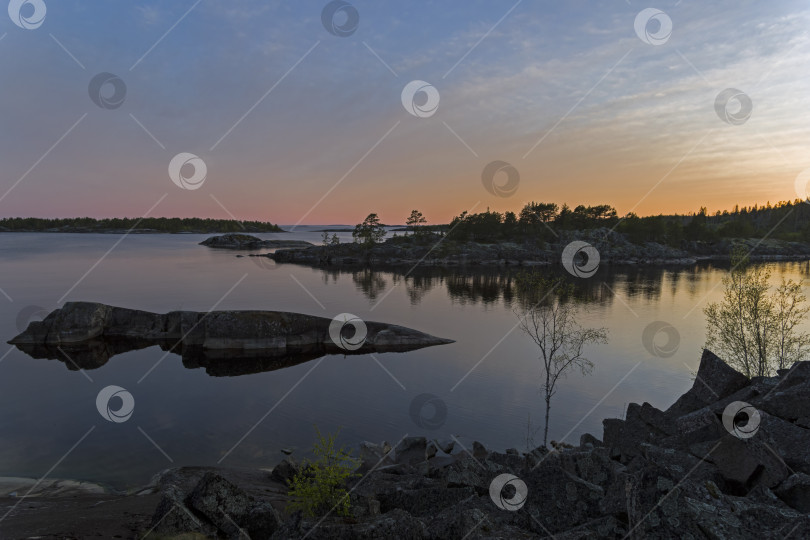 Скачать Закат в Ладожских шхерах, Карелия, Россия. фотосток Ozero