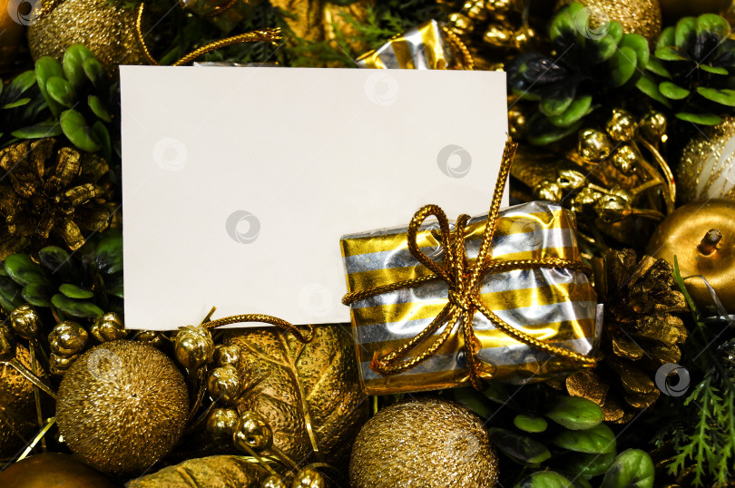 Скачать Рождественская корзина с подарками макетный лист для вашего текста фотосток Ozero