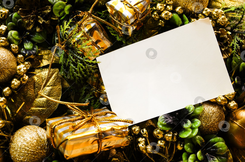 Скачать Рождественская корзина с подарками макетный лист для вашего текста фотосток Ozero