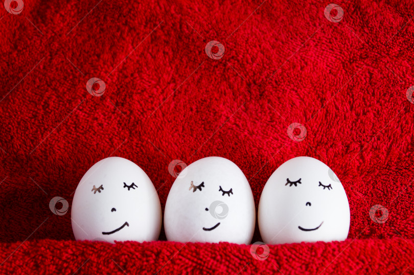 Скачать Пасхальные яйца как символ праздника спят фотосток Ozero