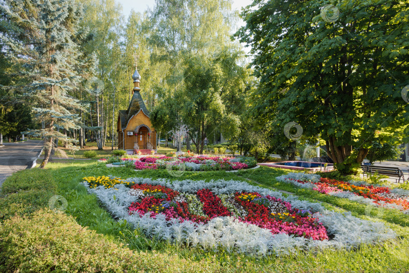 Скачать Маленькая деревянная часовня. фотосток Ozero