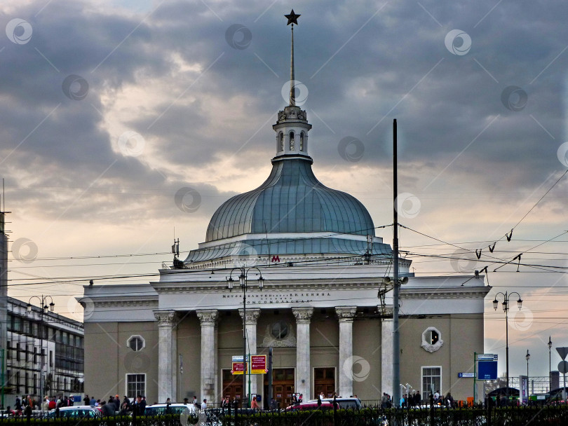 Скачать Москва, Россия - июль  2012: Станция Комсомольская Московского метро фотосток Ozero