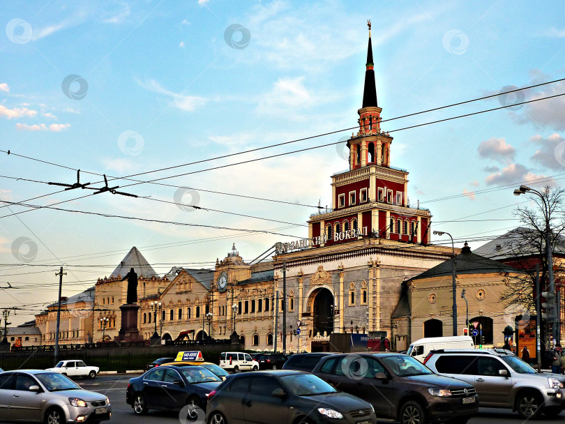 Скачать Москва, Россия -  июль 2012: : Центральная часть Казанского вокзала фотосток Ozero
