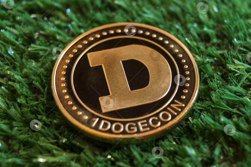 Скачать Dogecoin - это современный способ обмена, и эта криптовалюта является удобным платежным средством на финансовом и веб-рынках фотосток Ozero