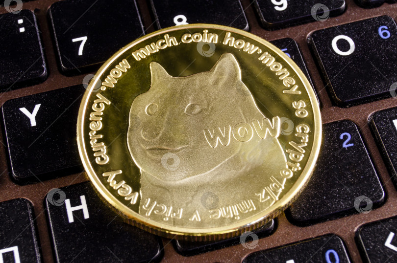 Скачать Dogecoin - это современный способ обмена, и эта криптовалюта является удобным платежным средством в финансовом секторе фотосток Ozero