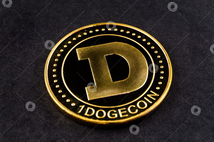 Скачать Dogecoin криптовалюта DOGE платежное средство в финансовом секторе фотосток Ozero