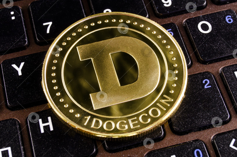 Скачать Dogecoin - это современный способ обмена, и эта криптовалюта является удобным платежным средством в финансовом секторе фотосток Ozero