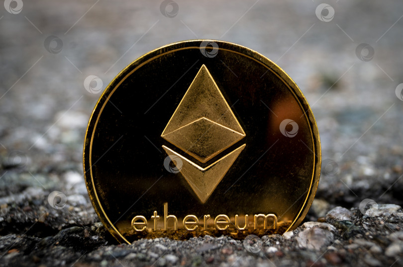 Скачать ethereum - это современный способ обмена, и эта криптовалюта является удобным платежным средством в финансовом секторе фотосток Ozero