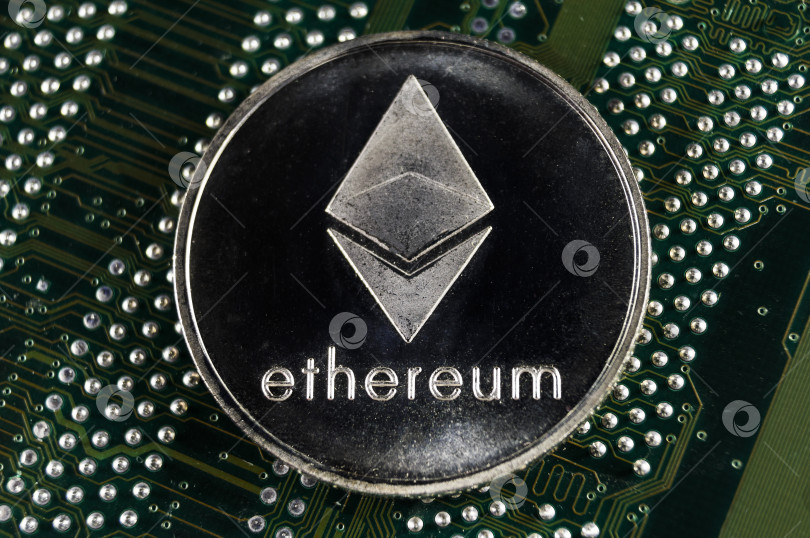 Скачать ethereum - это современный способ обмена, и эта криптовалюта является удобным платежным средством в финансовом секторе фотосток Ozero