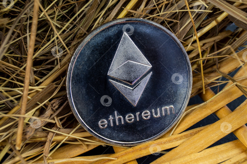 Скачать ethereum - это современный способ обмена, и эта криптовалюта является удобным платежным средством в финансовом секторе фотосток Ozero