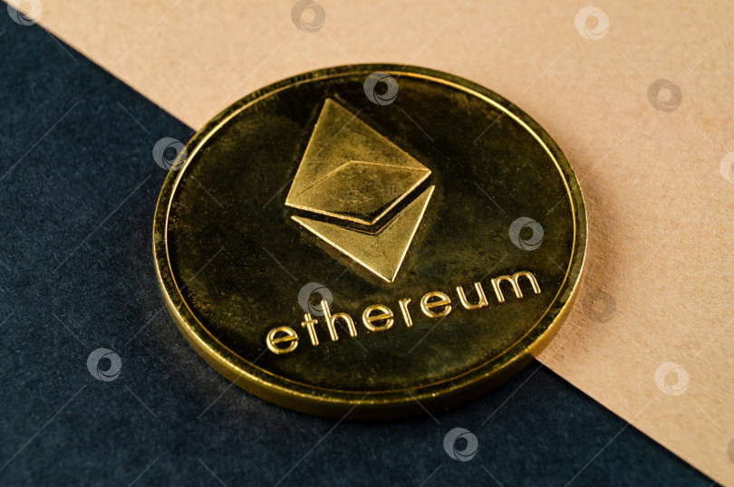 Скачать ethereum - это современный способ обмена, и эта криптовалюта является удобным платежным средством в финансовом секторе фотосток Ozero