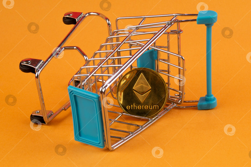 Скачать ethereum - это современный способ обмена, и эта криптовалюта является удобным платежным средством в финансовом секторе фотосток Ozero