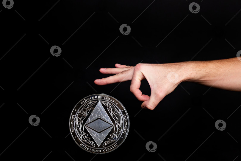 Скачать Элементы классической криптовалюты ethereum попадают под раздачу фотосток Ozero