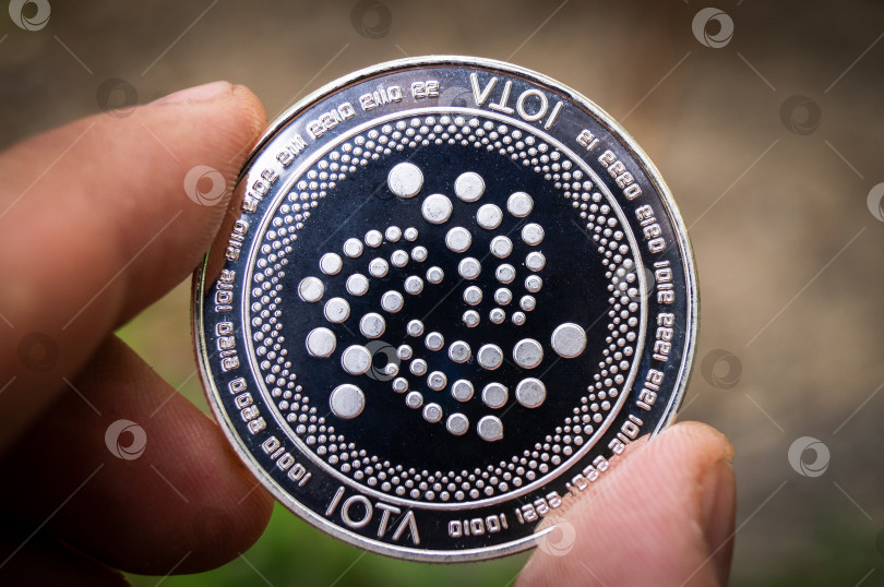 Скачать iota - это современный способ обмена, и эта криптовалюта является удобным платежным средством в финансовом секторе фотосток Ozero