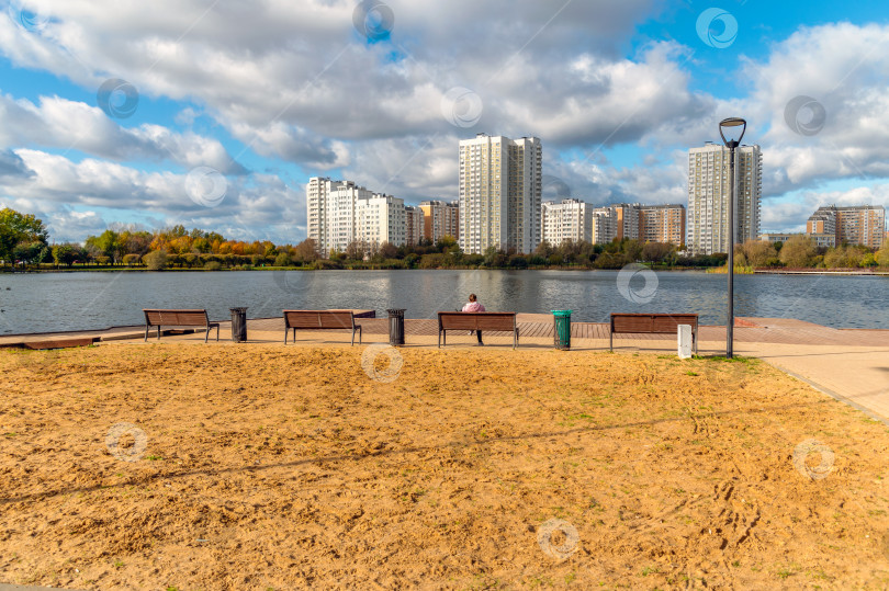 Скачать В парке на пруду фотосток Ozero