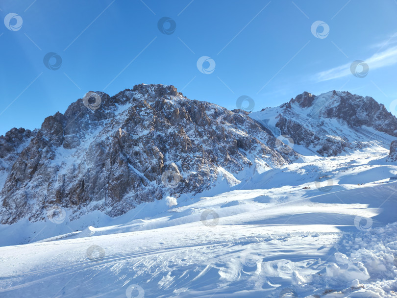 Скачать Зимние горы вблизи Алматы, Казахстан фотосток Ozero