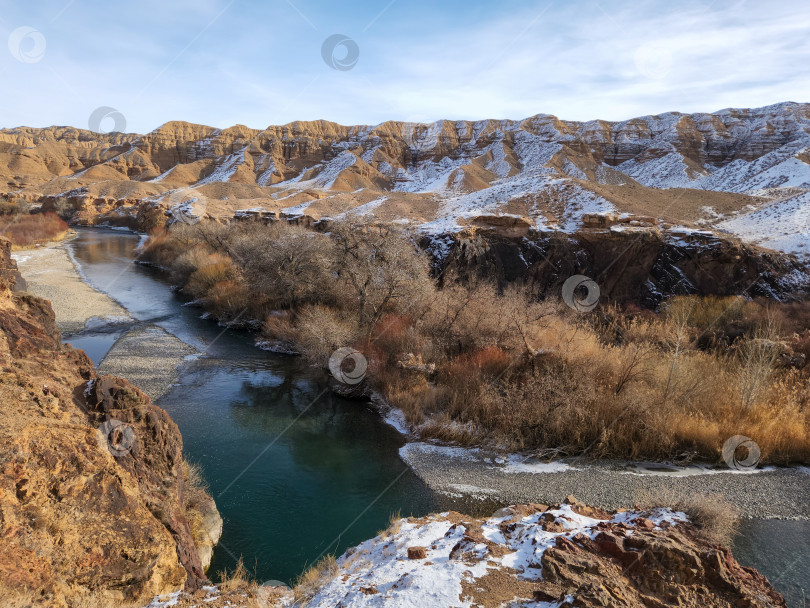 Скачать Лунный каньон в январе, природа Южного Казахстана фотосток Ozero