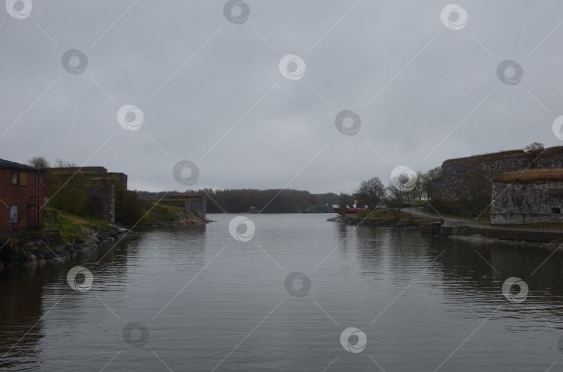 Скачать Крепость Свеаборг, остров Соуменлинна в Хельсинки весной фотосток Ozero