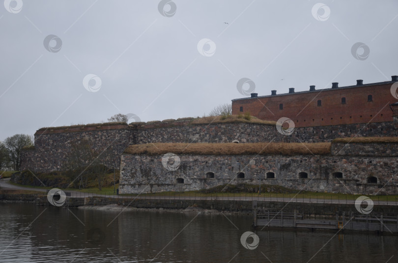 Скачать Крепость Свеаборг, остров Соуменлинна в Хельсинки весной фотосток Ozero