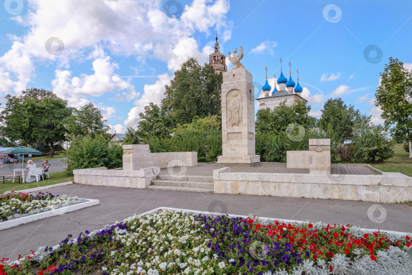 Скачать Символ старинного города Стародуб в центре села Клязьминский городок. фотосток Ozero