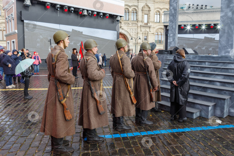 Скачать Москва, Россия - Ноябрь 07,2023: Выступление, посвященное началу Великой Отечественной войны фотосток Ozero