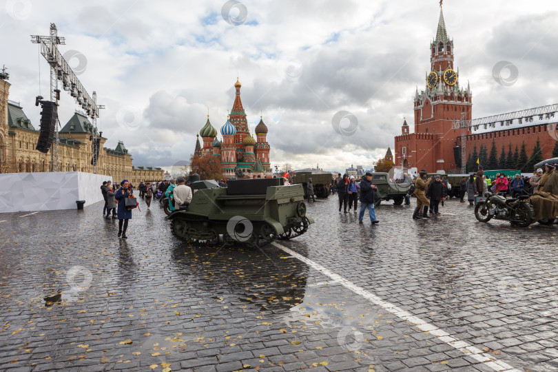 Скачать Москва, Россия - Ноябрь 07,2023: Экспозиция на Красной площади фотосток Ozero