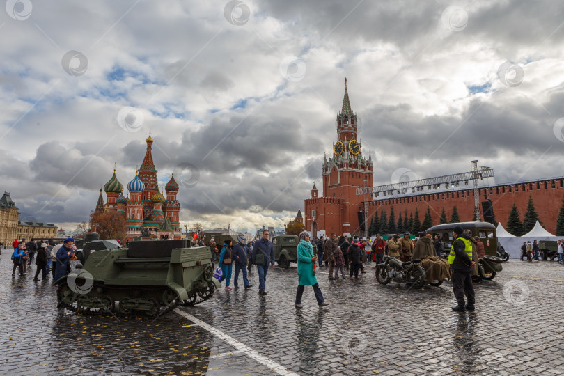 Скачать Москва, Россия - Ноябрь 07,2023: Экспозиция на Красной площади фотосток Ozero