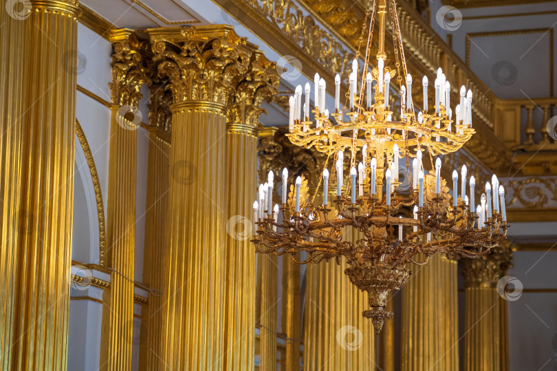 Скачать элементы интерьера Оружейного зала Зимнего дворца в Санкт-Петербурге фотосток Ozero