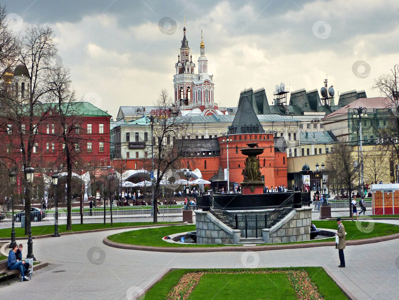 Скачать Москва, Россия - июль 2012: Городской пейзаж в Москве фотосток Ozero