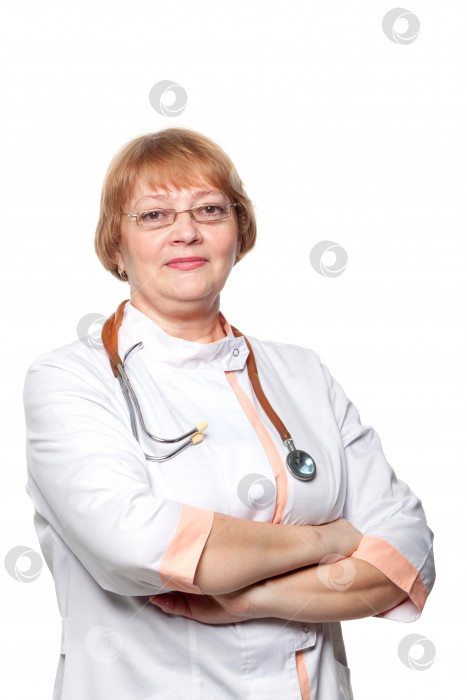 Скачать Женщина-врач со стетоскопом. Изолированный на белом фоне. фотосток Ozero