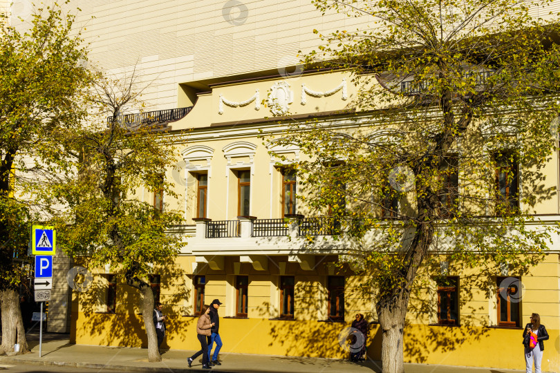 Скачать Дом купца Балашова внутри здания торгового центра. ул. Куколкина, г. Воронеж фотосток Ozero