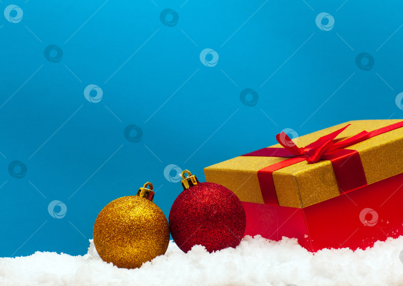 Скачать Подарок и рождественский бал фотосток Ozero