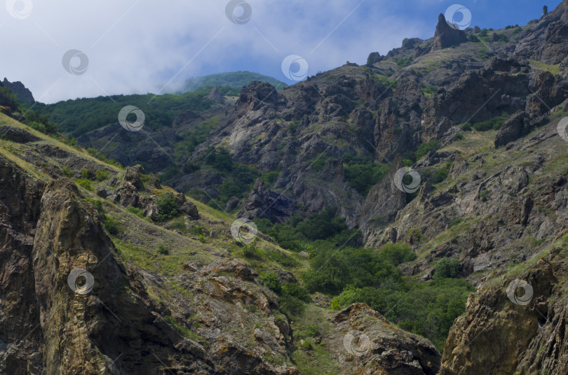 Скачать Горно-вулканический массив на берегу моря в крымском поселке Коктебель фотосток Ozero