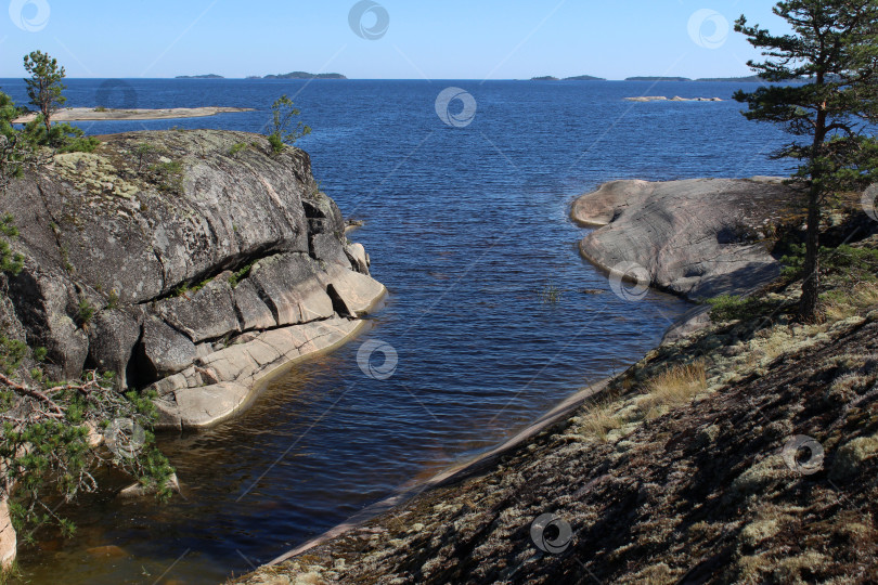 Скачать Каменистый берег Ладожского озера, Карелия, Россия фотосток Ozero