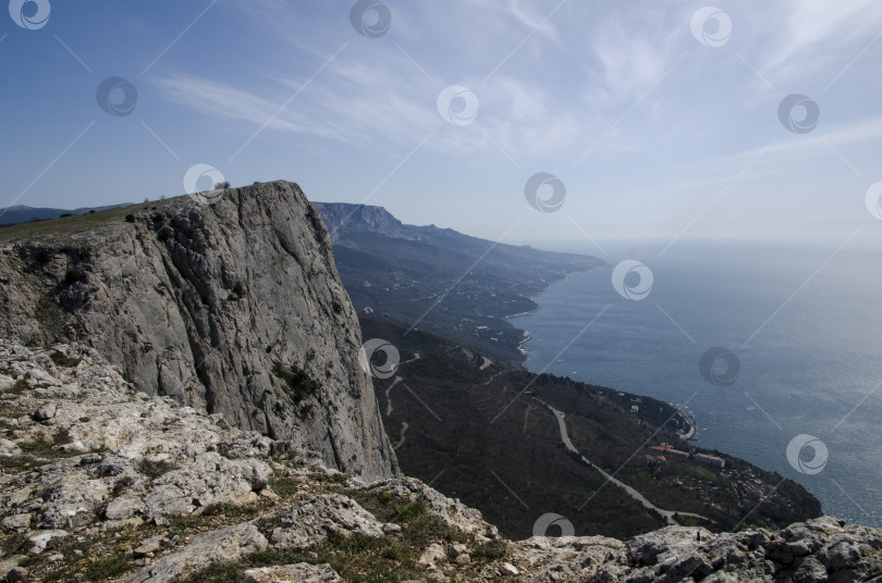 Скачать Вид на побережье Черного море с Форосского канта фотосток Ozero