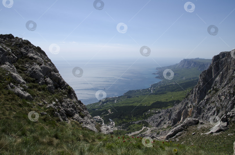 Скачать Вид на Черное море с Форосского канта в Крыму фотосток Ozero