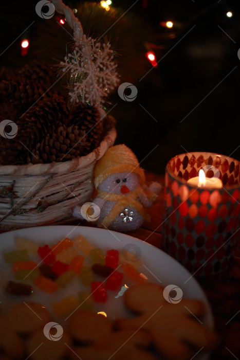 Скачать Рождественские гирлянды и подарки с украшениями счастье фотосток Ozero